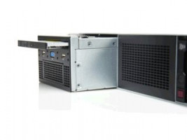 Hewlett Packard Enterprise DL38X Gen10 Universal Media Bay Panel pre vymeniteľný HDD