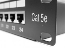 Netrack patchpanel 19" 24-port kat. 5e FTP LSA (104-03)